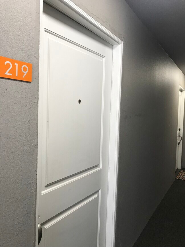 Foto del edificio - 355 N Maple St