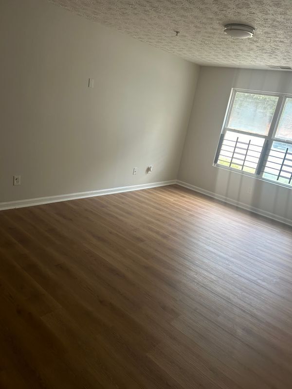 Foto del edificio - 8102 Fairington Village Dr