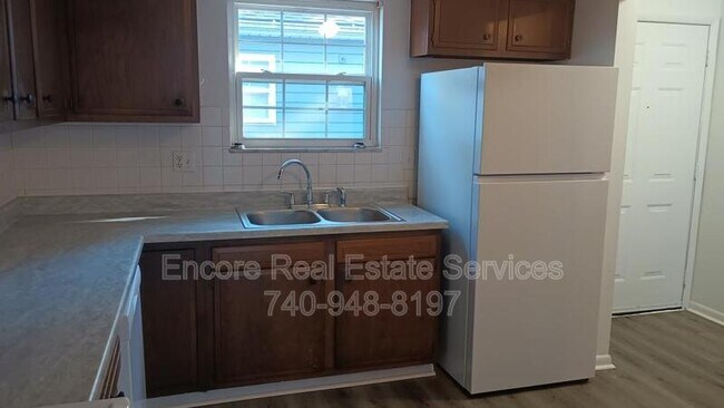 Foto del edificio - 865 Beech Ct