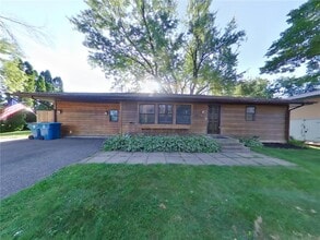 Building Photo - 1543 8th St SE