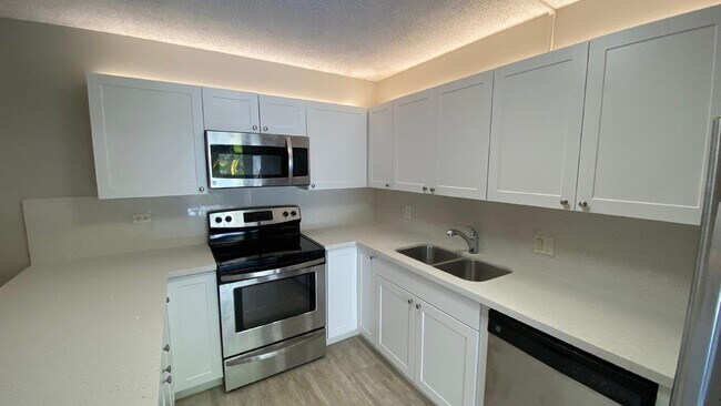 Building Photo - 1522 15th Terrace