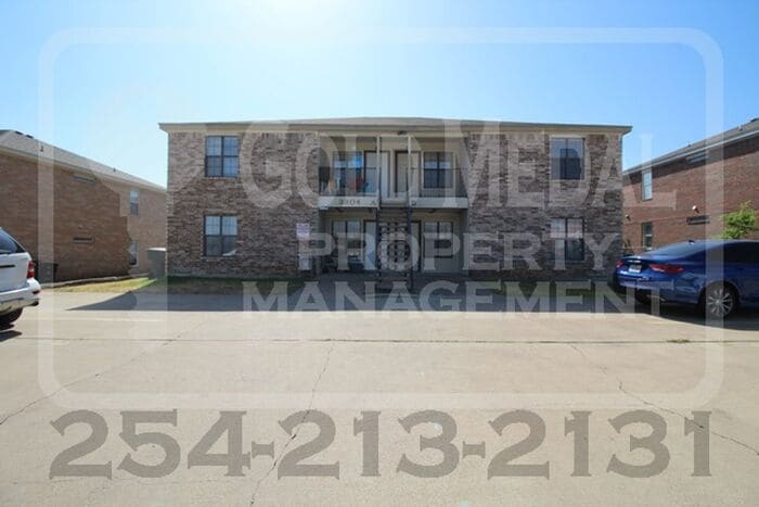 Primary Photo - 3304 Barcelona Dr