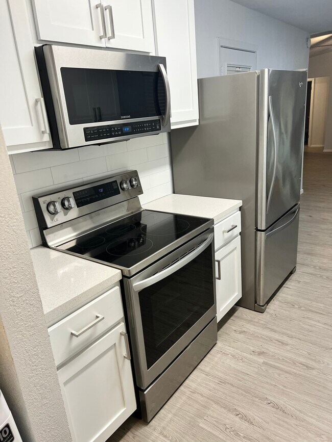 Foto del edificio - 6004 Ridgecrest Dr