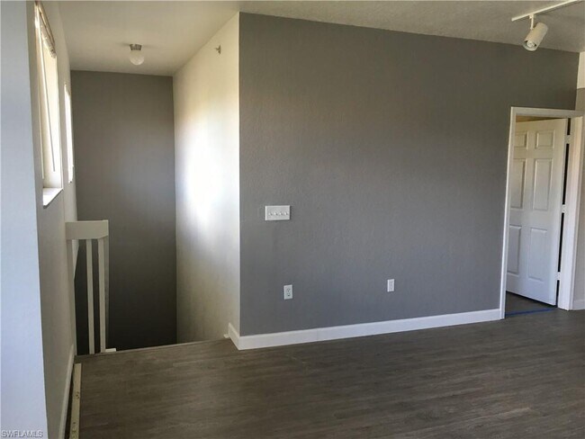 Building Photo - 6461 Aragon Way