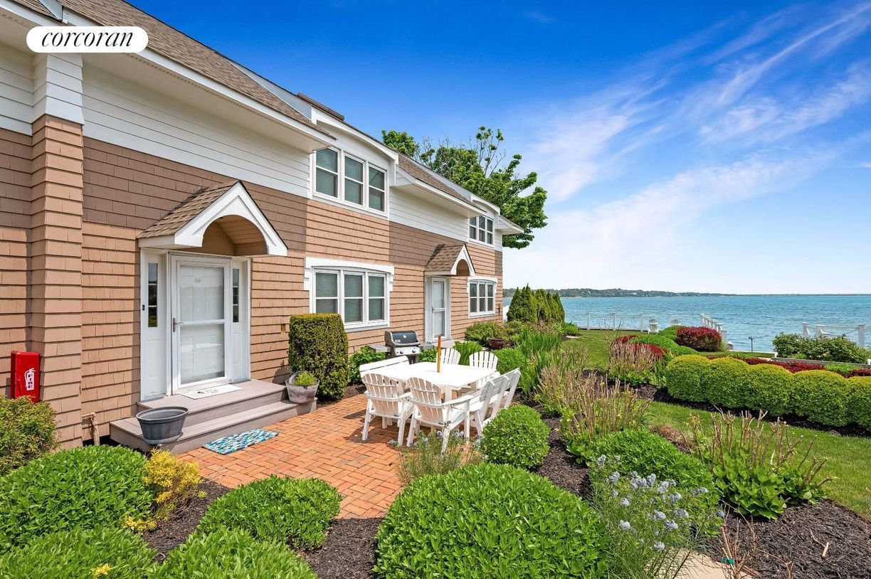 49 Canoe Place Rd, Hampton Bays, NY 11946 House Rental in Hampton