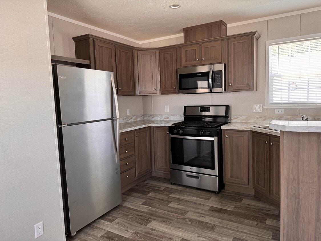 Foto principal - 5201 Chantelle Dr