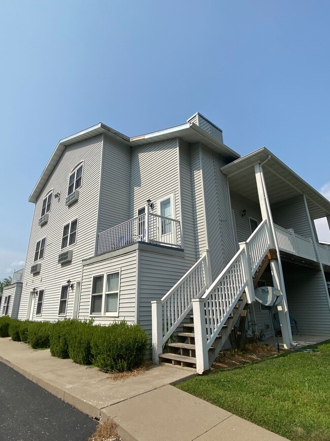 Foto del edificio - 2 Bedroom/2 Bathroom Townhouse in Fayette!