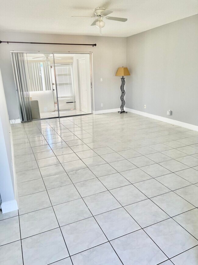 Foto del edificio - 2708 Emory Dr W