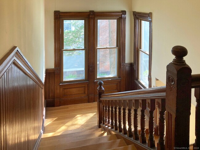 Foto del edificio - 611 Whitney Ave