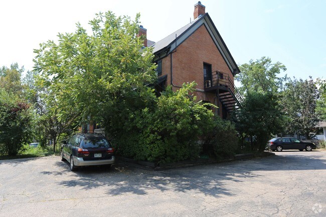 Building Photo - The Arthur House