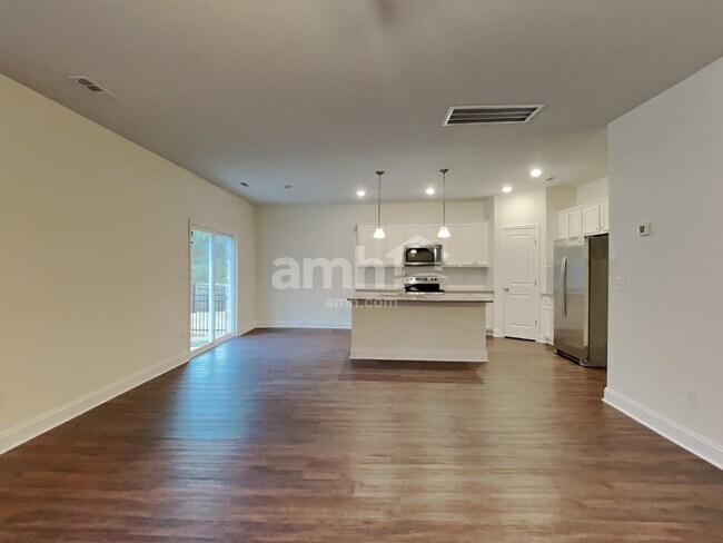 Building Photo - 130 Marin Dr