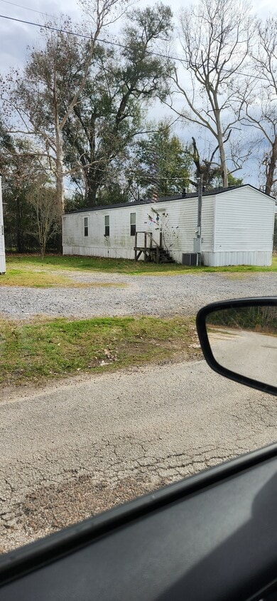Building Photo - 120 Pecan St