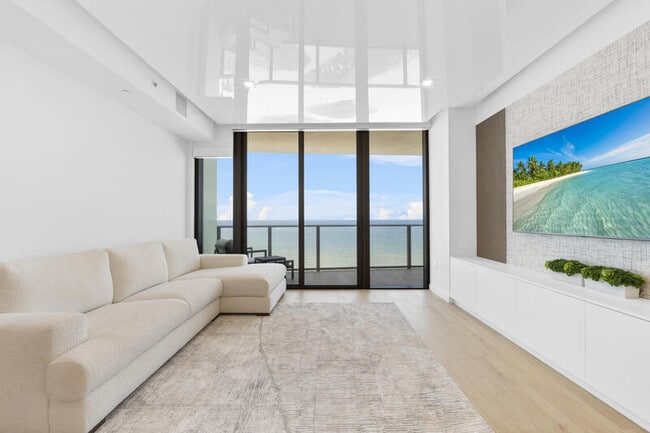 Foto del edificio - 1116 N Ocean Blvd