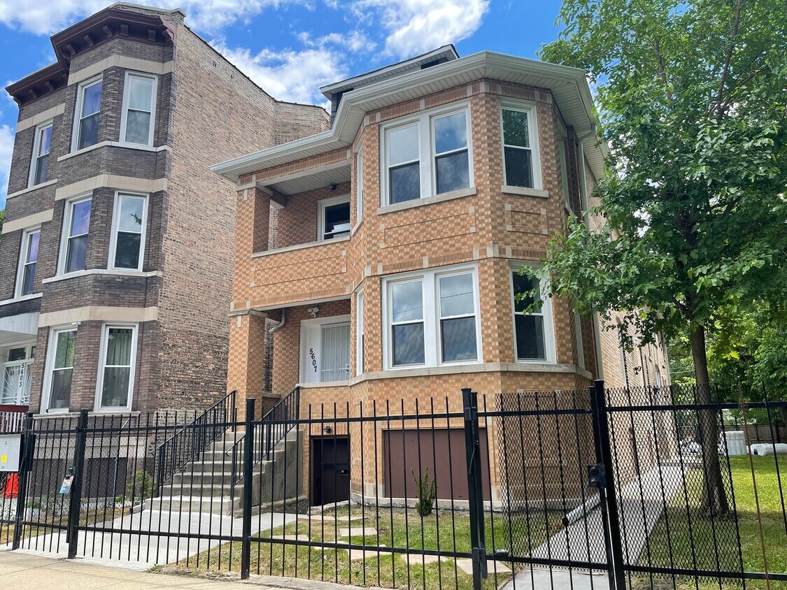 Foto principal - 5607 S Throop St