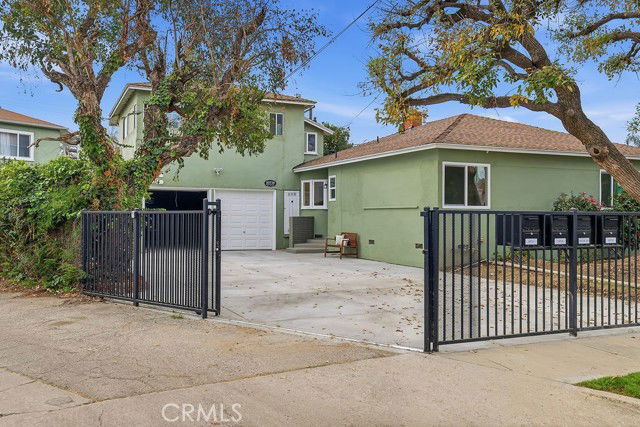 Foto del edificio - 10718 Valley Spring Ln