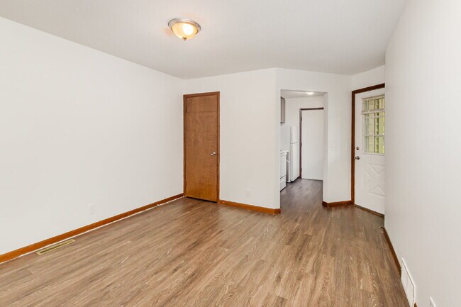 Foto del edificio - 2- Bedroom Duplex- Only $1100/Month!