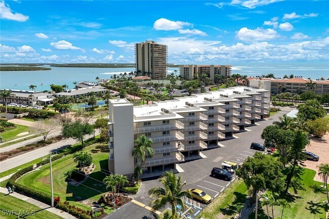 Foto del edificio - 1141 S Collier Blvd