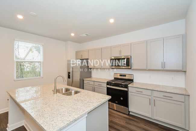 Building Photo - Welcome 2024 in Style: Your New Home at Da...
