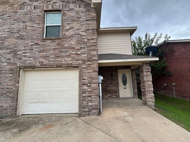 Building Photo - 909 Parkplace Ridge