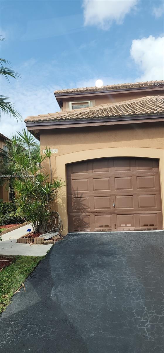 Building Photo - 1411 Barcelona Way