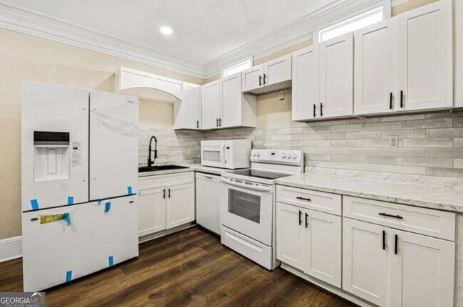 Foto del edificio - 684 S Elizabeth Pl NW