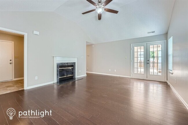 Building Photo - 7217 Mdw Gln Dr