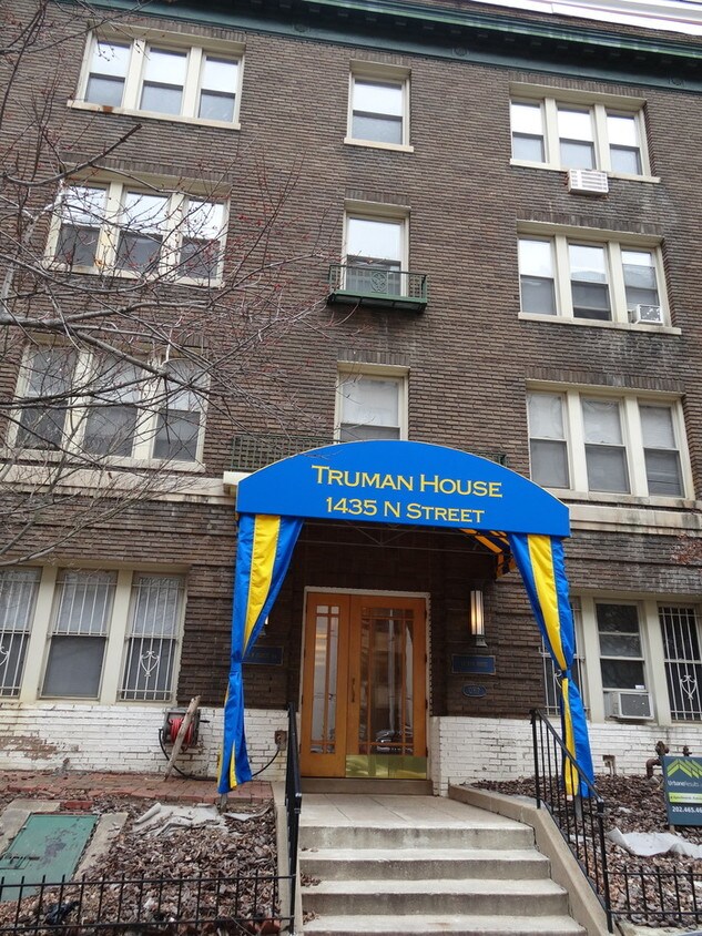 Primary Photo - Fantastic Corner Studio in Logan Circle!