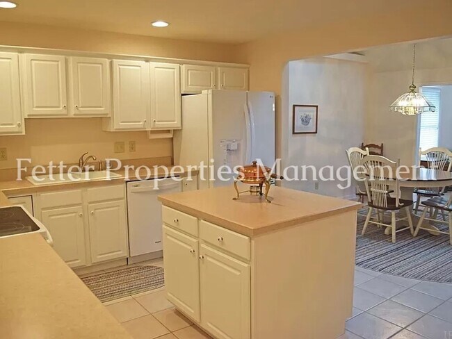 Foto del edificio - Available Now!