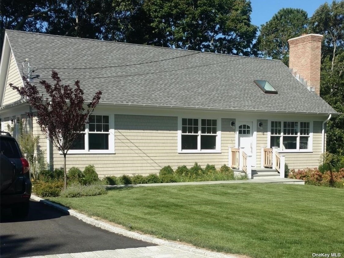 2 Lawrence Ave, Hampton Bays, NY 11946 House for Rent in Hampton Bays