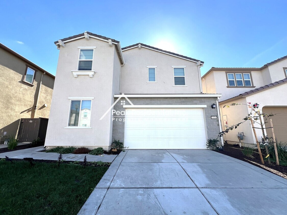 Primary Photo - Updated 4bd/3ba Natomas Home with 2 Car Ga...
