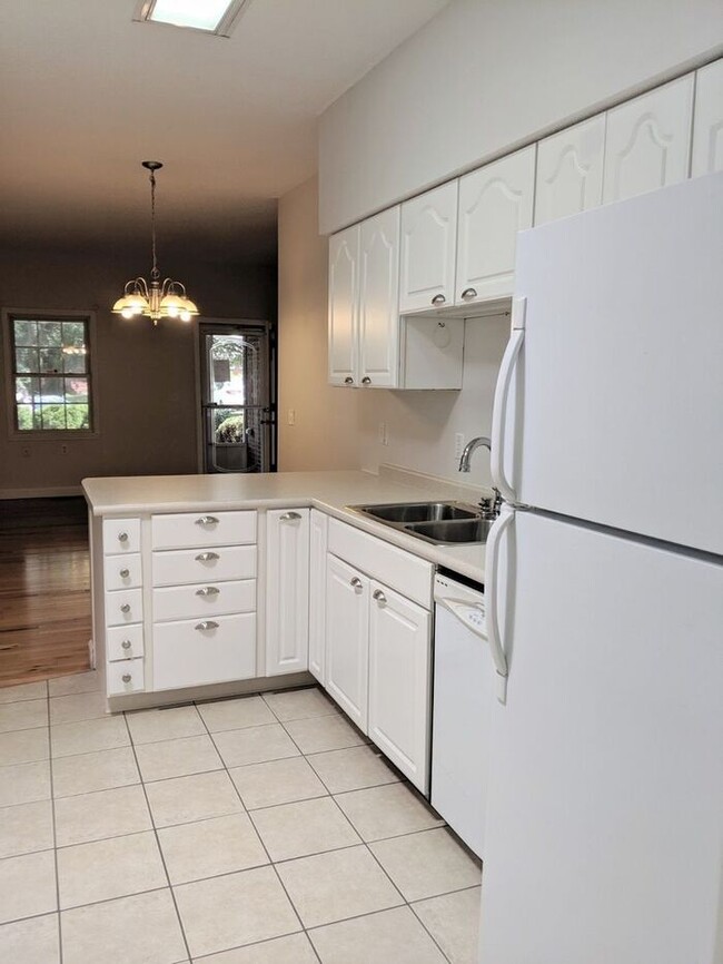 Foto del edificio - Rental-Beautiful West Asheville Home! **AL...