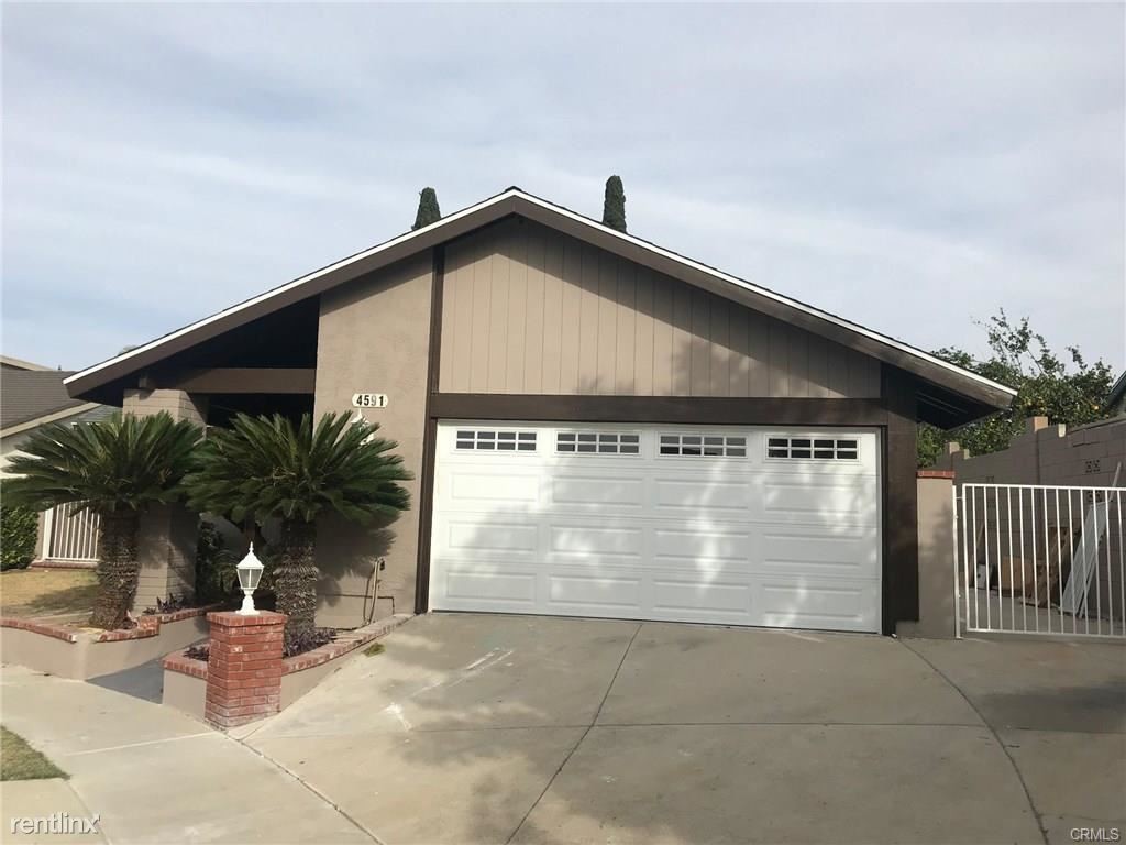 Primary Photo - 4591 E Larkspur Cir