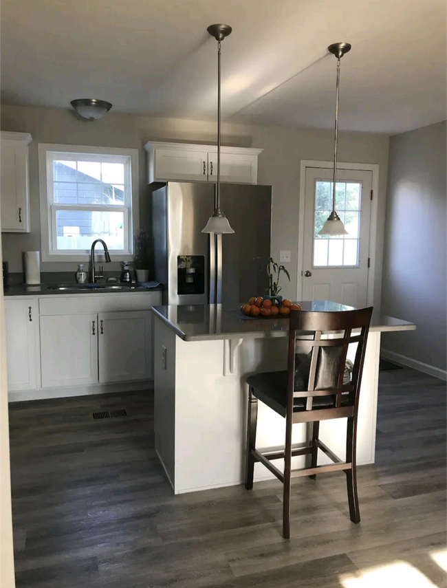 142 W Daggett St