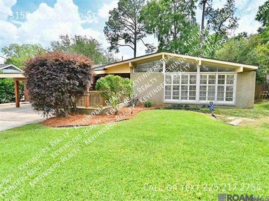 Primary Photo - 3158 Broussard St