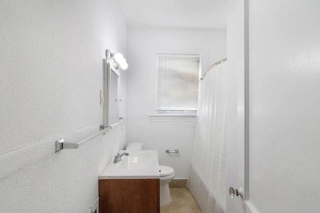 Foto del edificio - 333 Walton Blvd