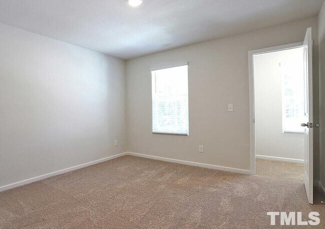Building Photo - 253 Yorktown Ln