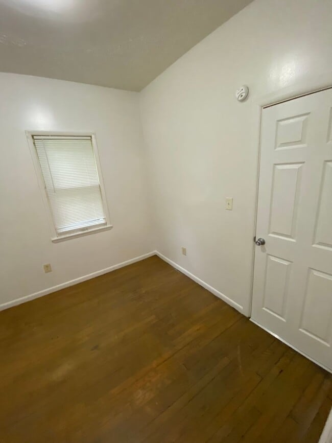 Building Photo - One Bedroom Duplex with off street parking...