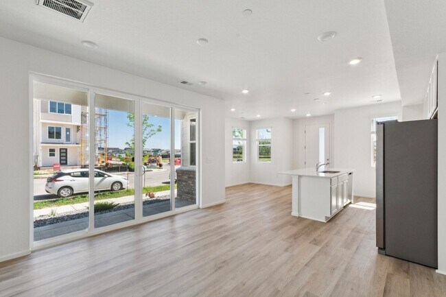 Foto del edificio - Charming 3BR Townhome in Erie