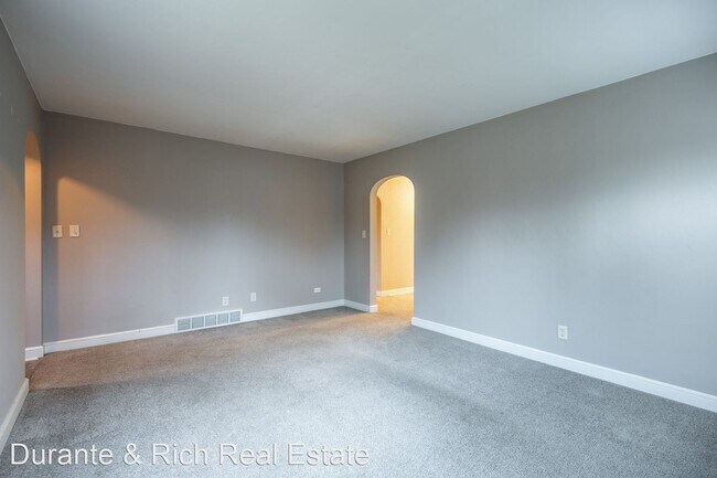 Building Photo - 2 br, 1 bath House - 3528 22nd Ave