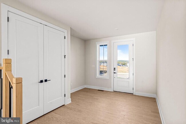 Foto del edificio - 133 Alroy Rd