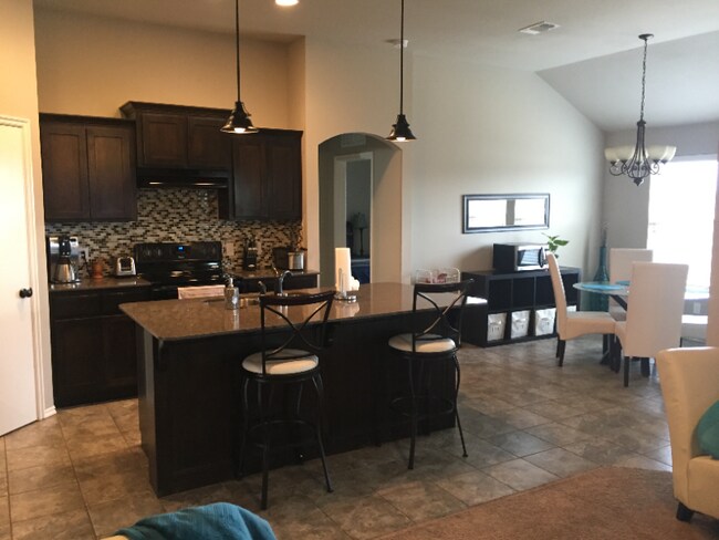 Building Photo - 5001 N Nancy Lee Dr