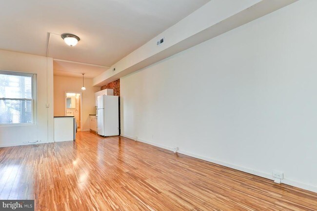 Building Photo - 1605 7th St NW