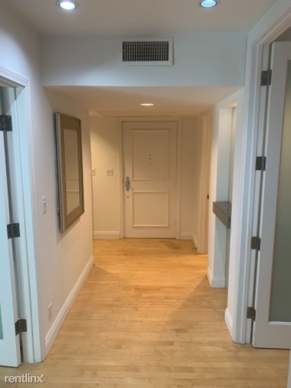 Building Photo - 2 br, 2.5 bath Condo - 8693 Burton Way