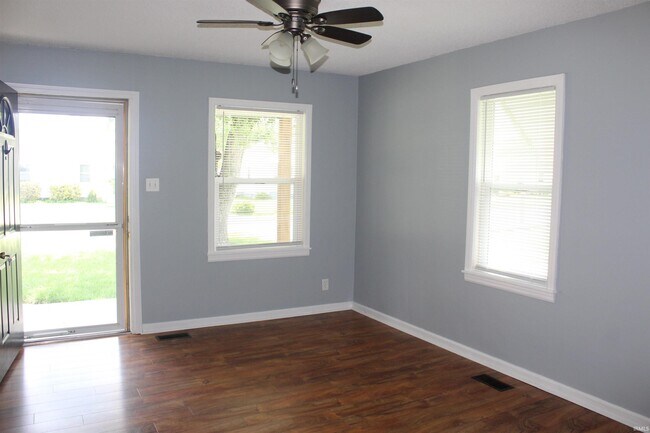 Building Photo - 2300 Haven Dr