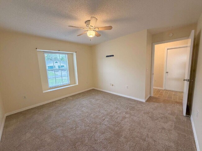 Foto del edificio - 10297 Hemlock St