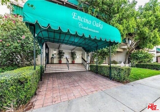 Foto del edificio - 5460 White Oak Ave