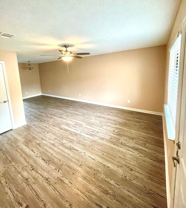 Living Room - 836 West St