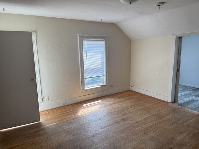 Building Photo - 428 Chippewa St