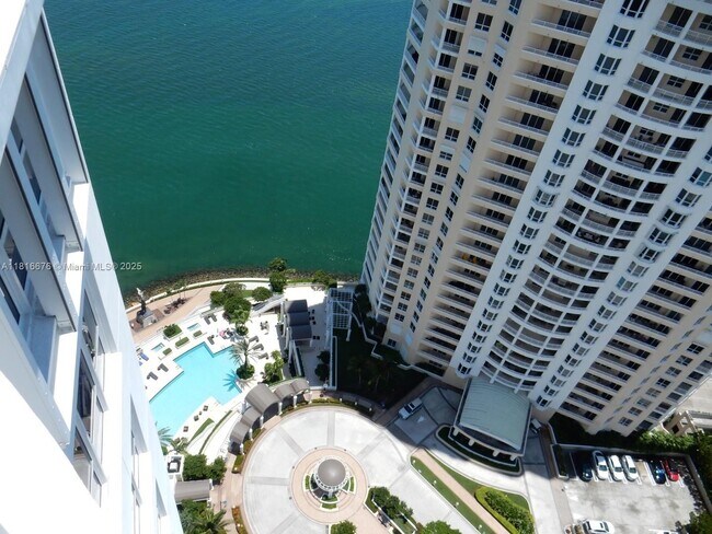 Building Photo - 848 Brickell Key Dr
