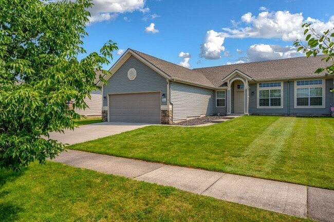 Building Photo - 3 bed 2 bath Duplex Rancher, Fieldstone Neighborhood